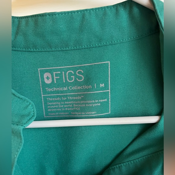 FIGS Rafaela Top - Picture 3 of 3